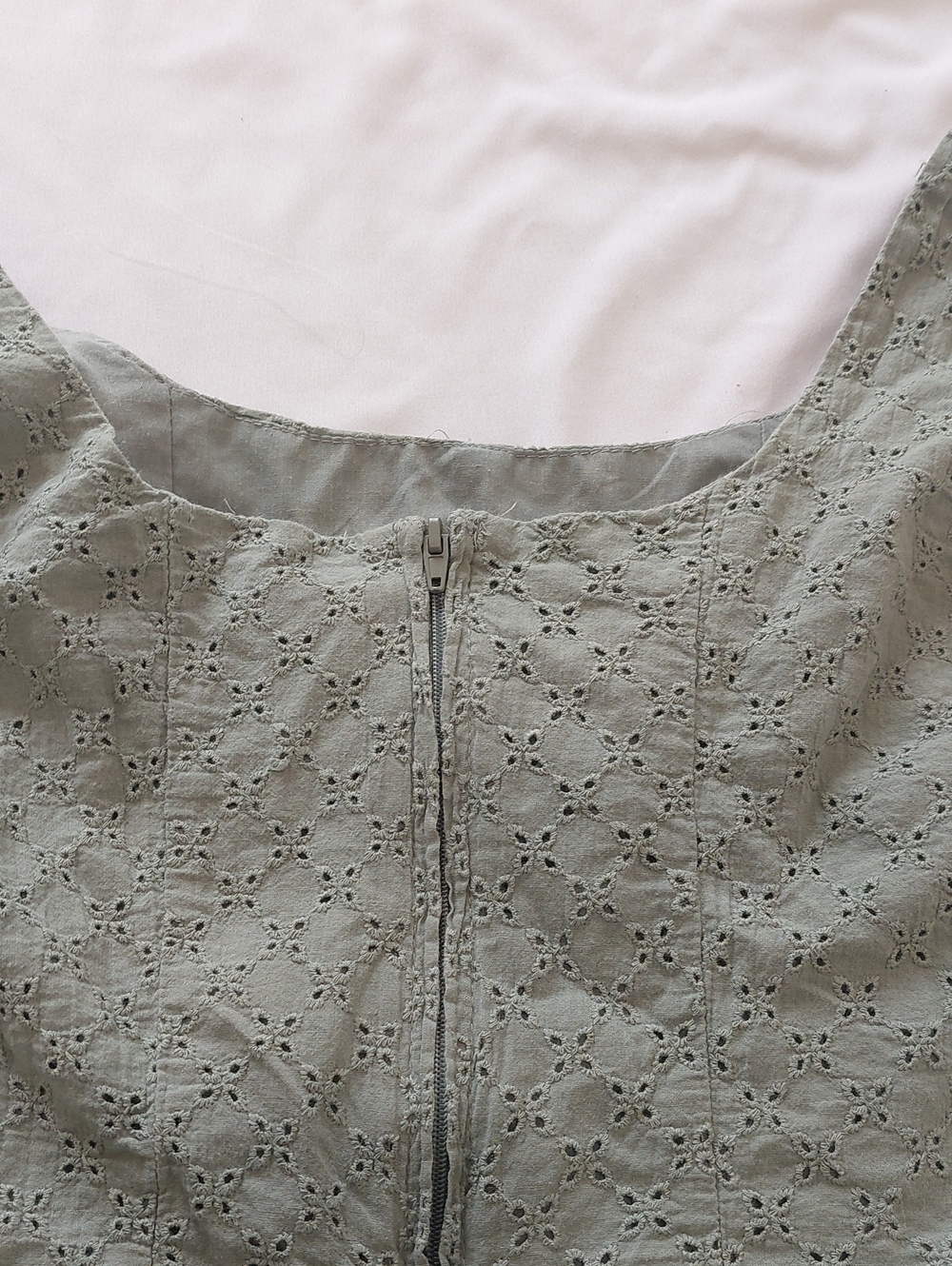 Gianni Bini Sage Green Eyelet Button-Front Crop Top - Picture 6 of 8